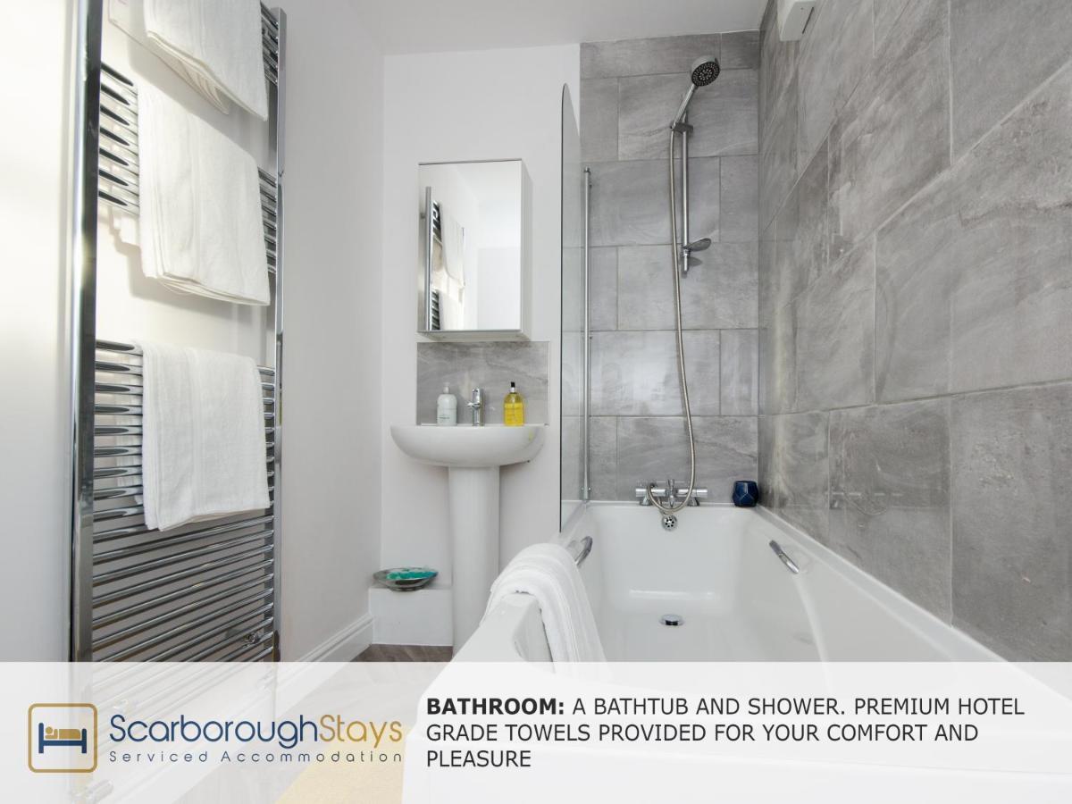 Hibernia Place, 3 Bedroom Townhouse With Patio & Seating Area - Free Parking Scarborough Exterior photo